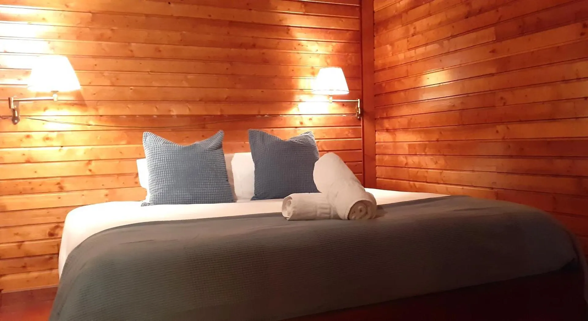 Bed And Snow Ski Zona Media Sierra Nevada