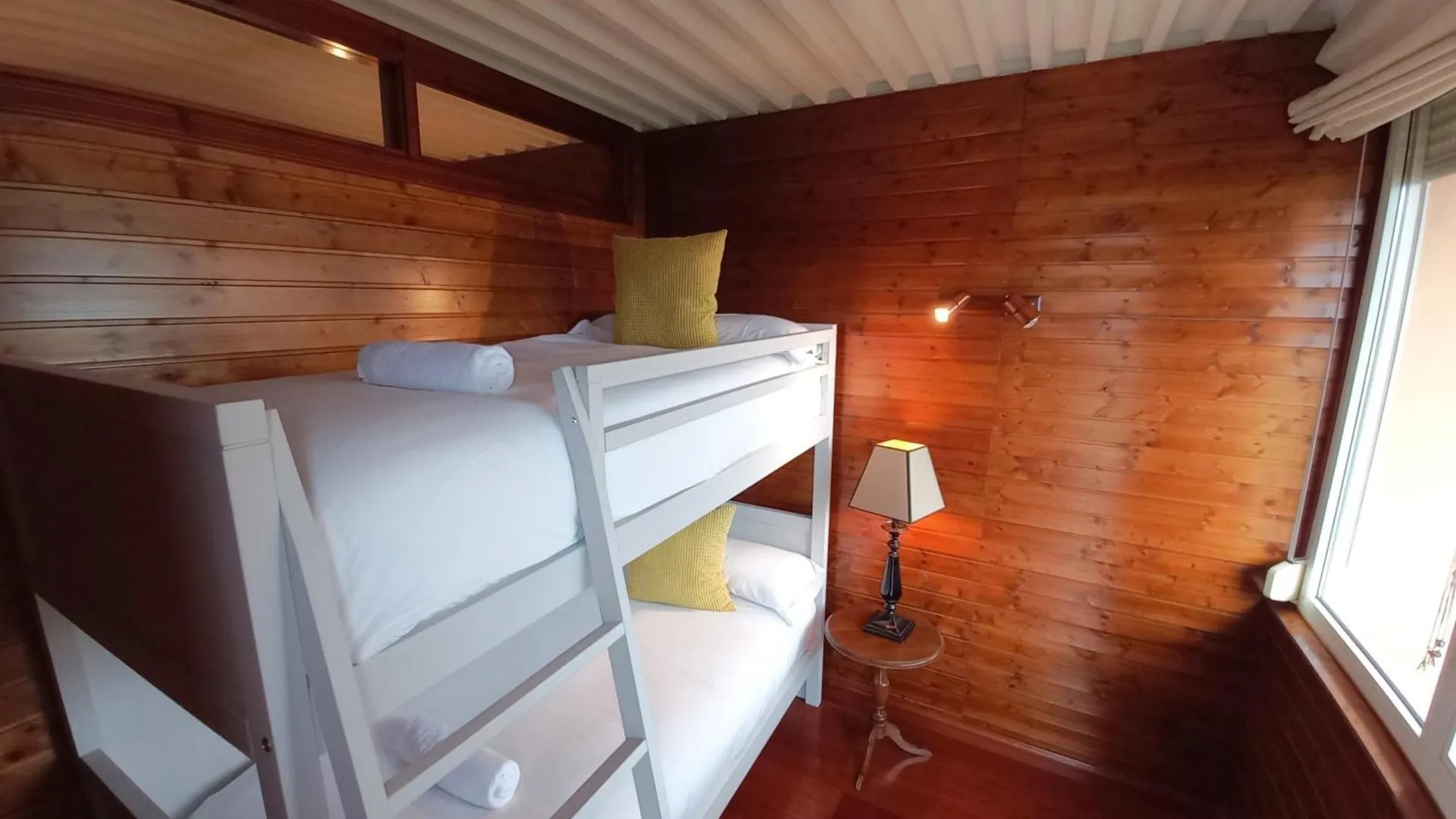 Apartment Bed And Snow Ski Zona Media Sierra Nevada
